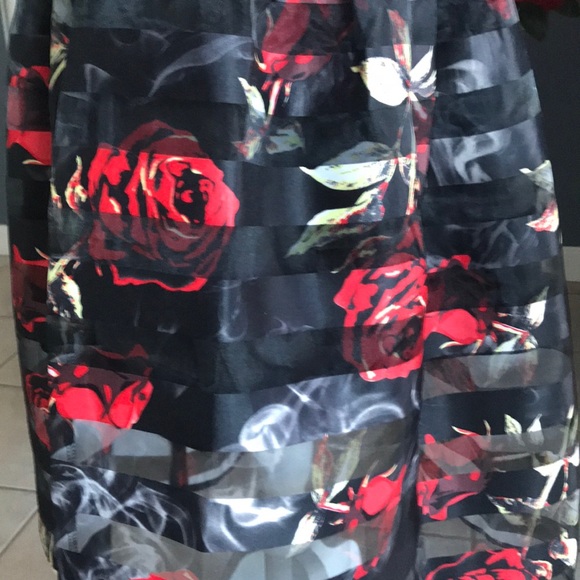 Beautiful Tulle Skirt - Picture 4 of 8